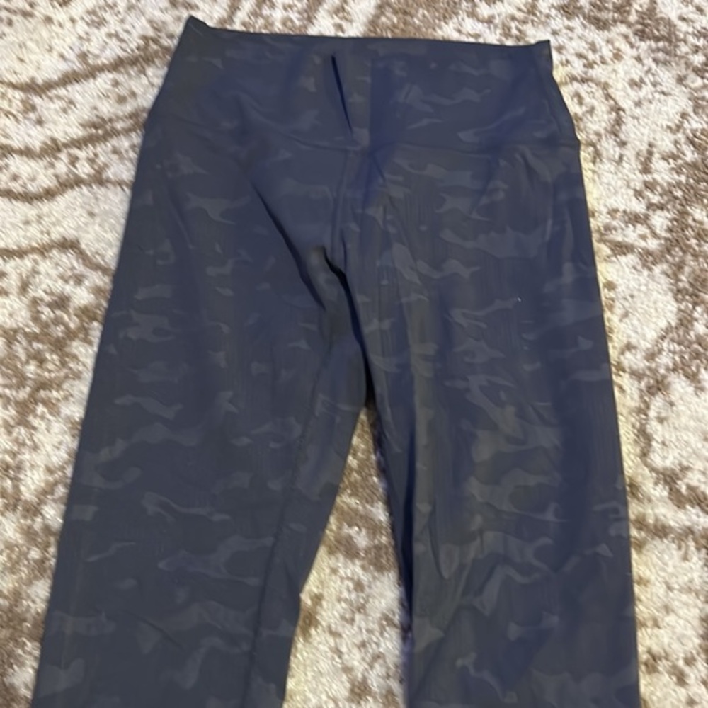 Zyia grey camo print leggings